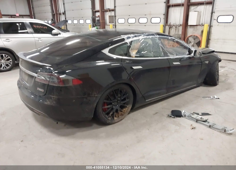 2015 TESLA MODEL S 85D/P85D VIN: 5YJSA1E48FF102860