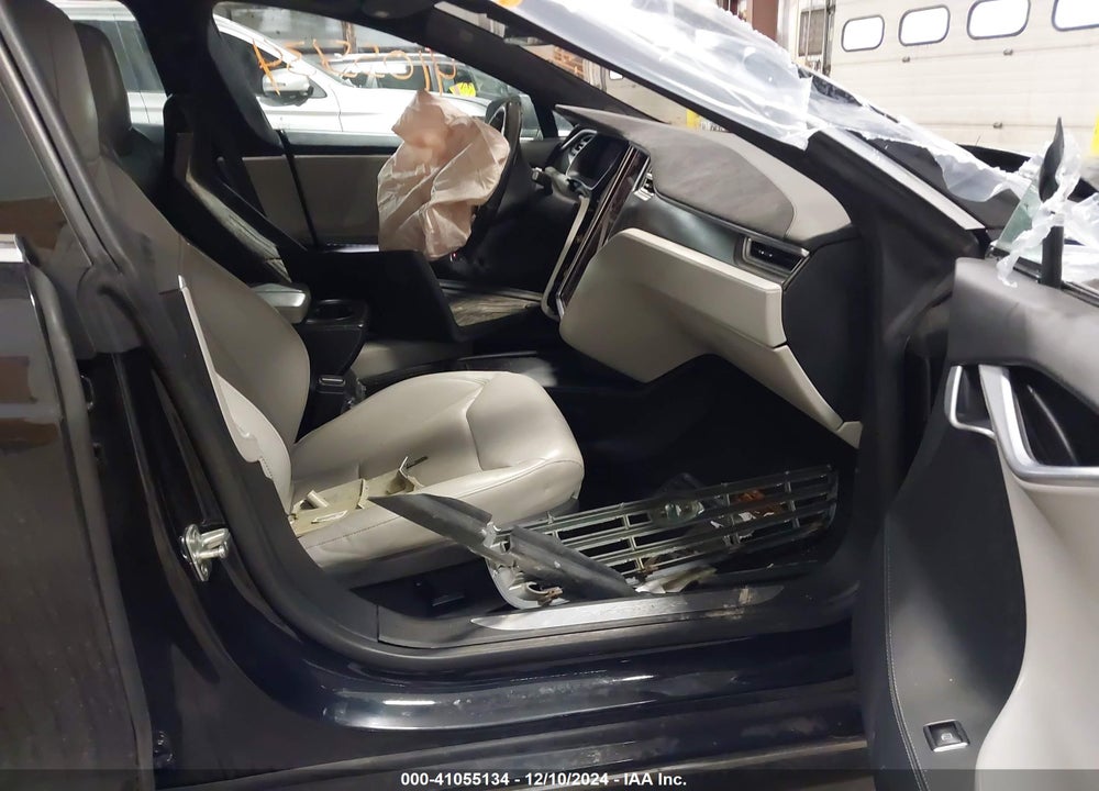 2015 TESLA MODEL S 85D/P85D VIN: 5YJSA1E48FF102860