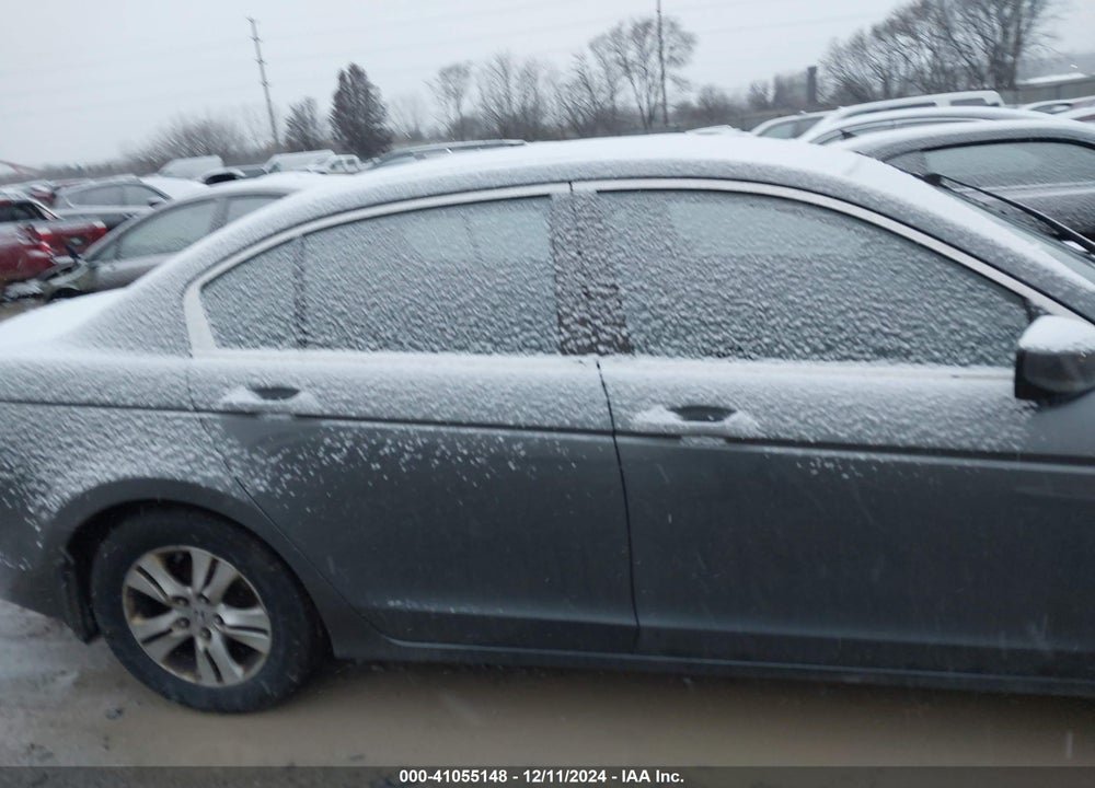 2010 HONDA ACCORD 2.4 LX-P VIN: 1HGCP2F48AA074889