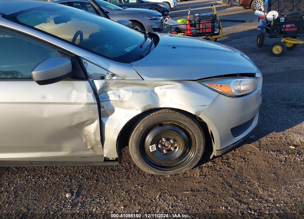 2018 FORD FOCUS SE VIN: 1FADP3K24JL212452