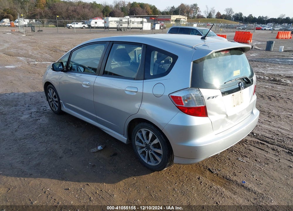 2013 HONDA FIT SPORT VIN: JHMGE8H58DC047438
