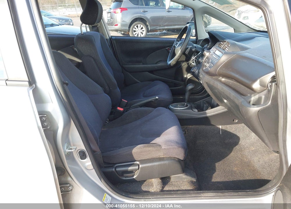 2013 HONDA FIT SPORT VIN: JHMGE8H58DC047438