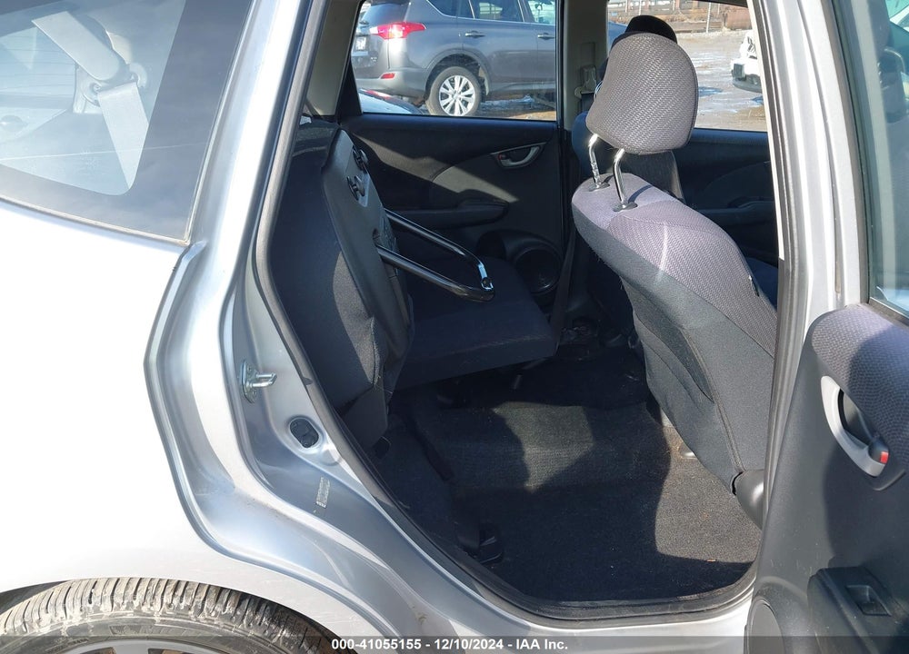 2013 HONDA FIT SPORT VIN: JHMGE8H58DC047438