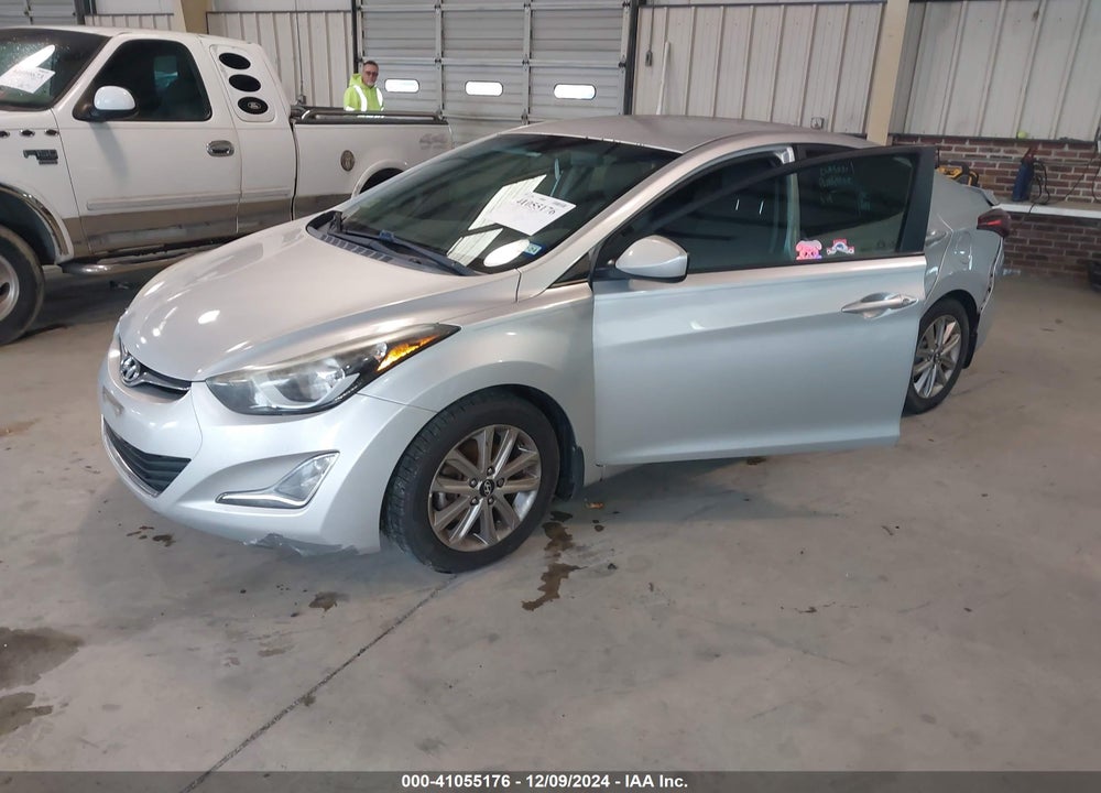 2016 HYUNDAI ELANTRA VIN: 5NPDH4AE4GH657375