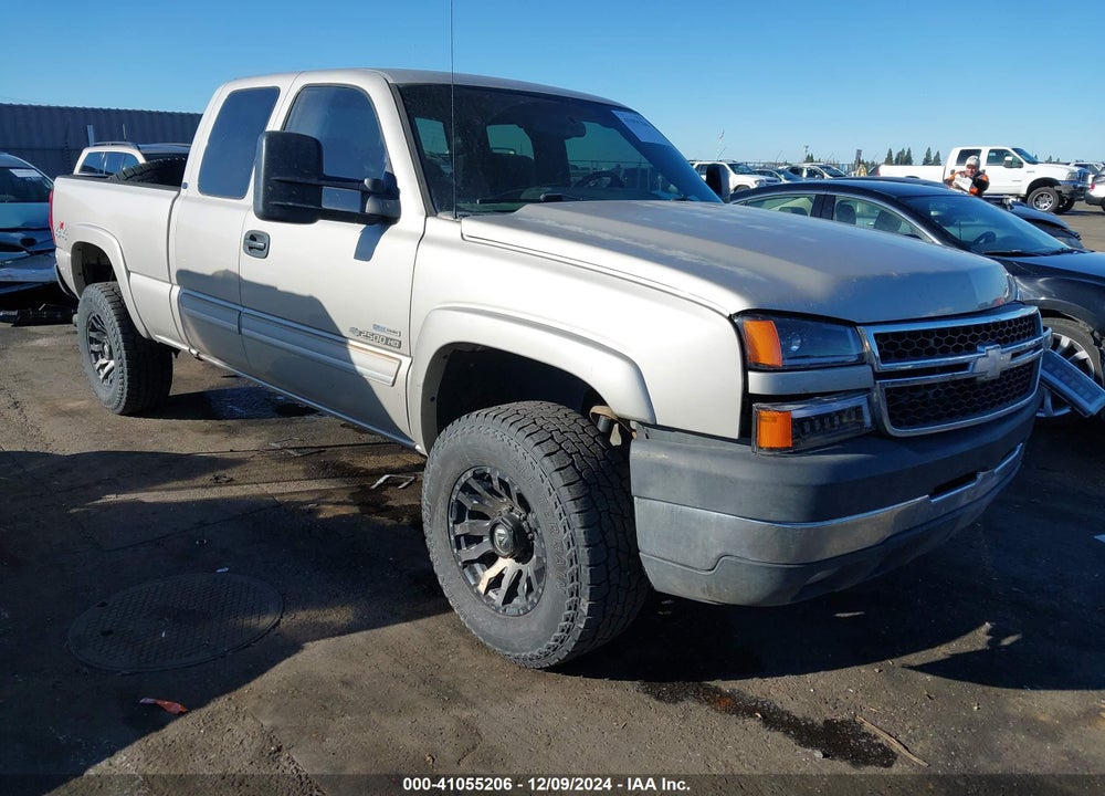 2007 CHEVROLET SILVERADO 2500HD CLASSIC LT1 VIN: 1GCHK29D47E153184