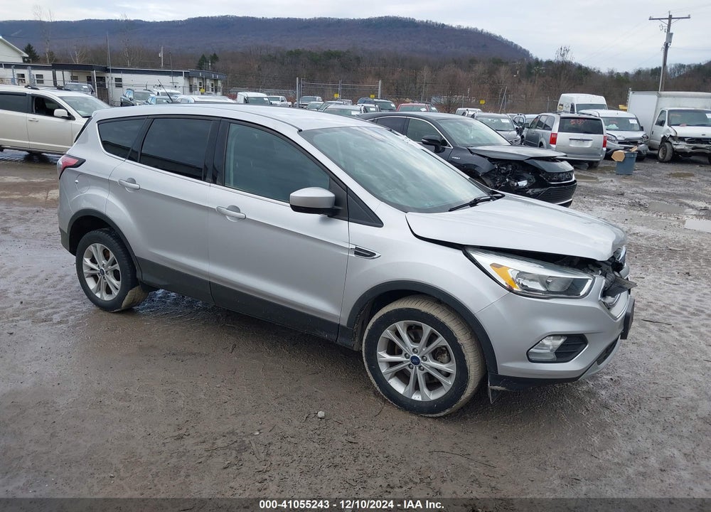 2017 FORD ESCAPE SE VIN: 1FMCU9GD1HUC06104