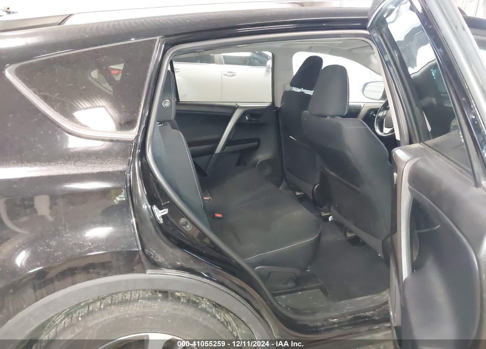 2017 TOYOTA RAV4 XLE VIN: 2T3RFREV8HW663726