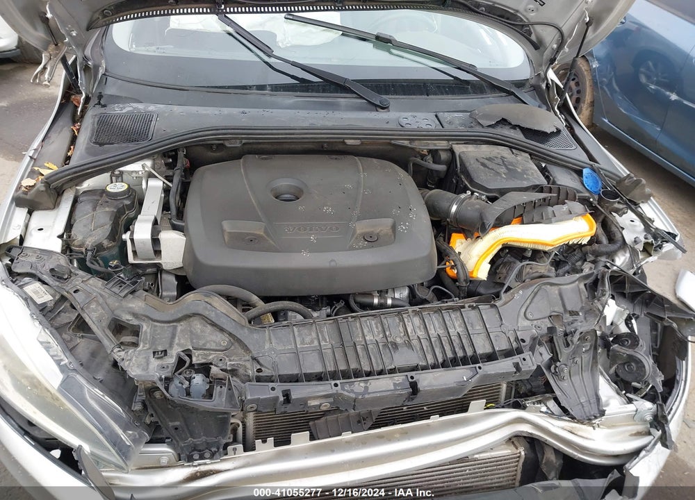 2016 VOLVO V60 T5 DRIVE-E PREMIER VIN: YV140MEK1G1290010
