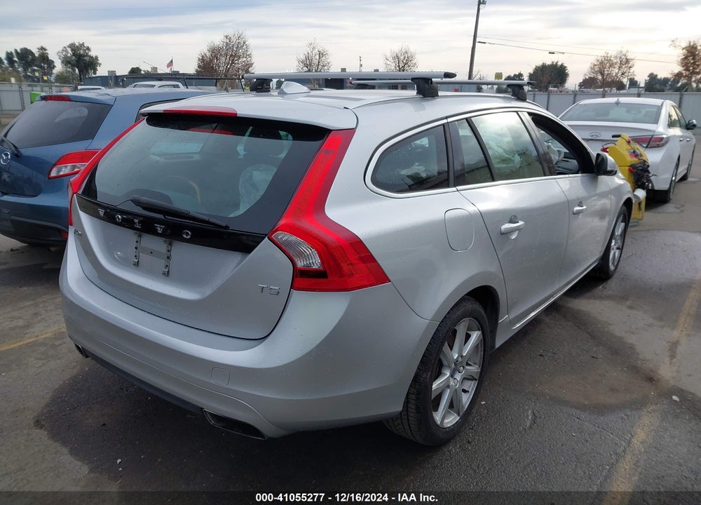 2016 VOLVO V60 T5 DRIVE-E PREMIER VIN: YV140MEK1G1290010