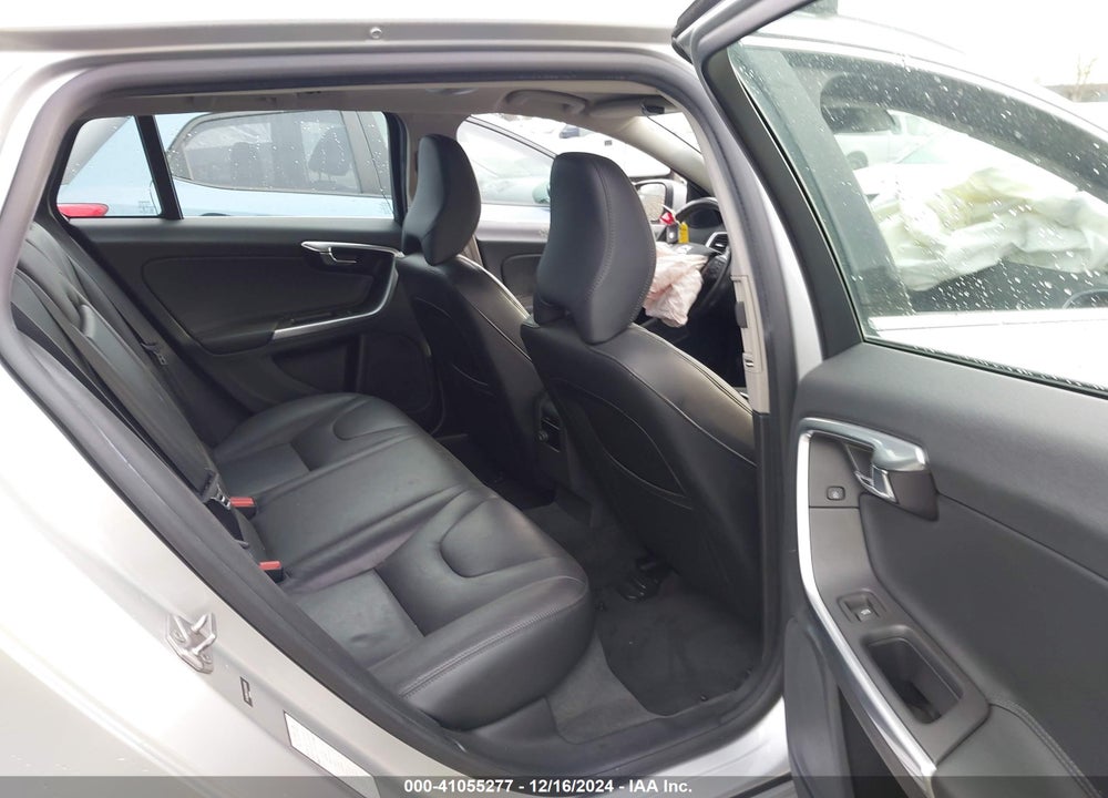 2016 VOLVO V60 T5 DRIVE-E PREMIER VIN: YV140MEK1G1290010