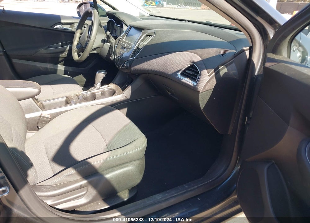 2017 CHEVROLET CRUZE LT AUTO VIN: 1G1BE5SM7H7263217