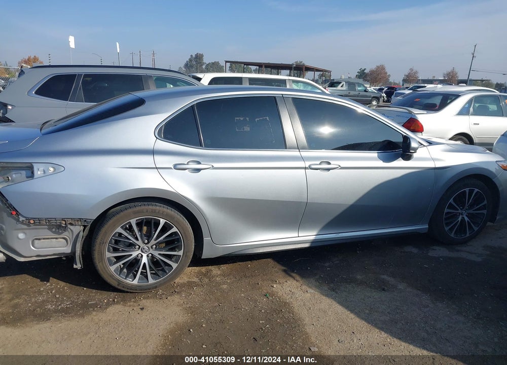 2018 TOYOTA CAMRY SE VIN: 4T1B11HK2JU062717