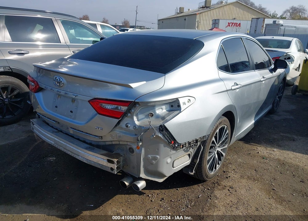 2018 TOYOTA CAMRY SE VIN: 4T1B11HK2JU062717
