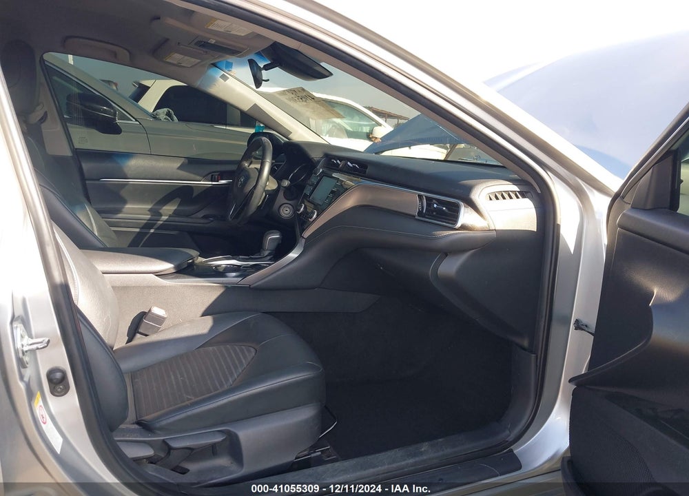 2018 TOYOTA CAMRY SE VIN: 4T1B11HK2JU062717
