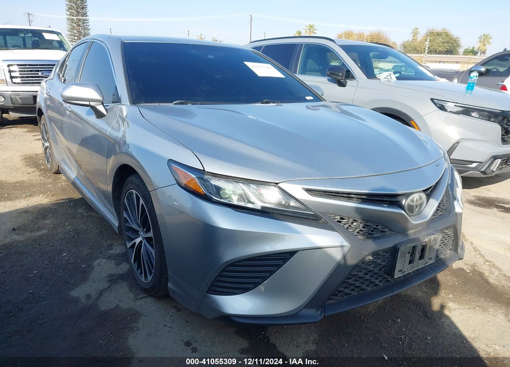 2018 TOYOTA CAMRY SE VIN: 4T1B11HK2JU062717
