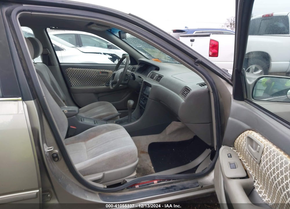 1998 TOYOTA CAMRY LE VIN: JT2BG22K9W0190400