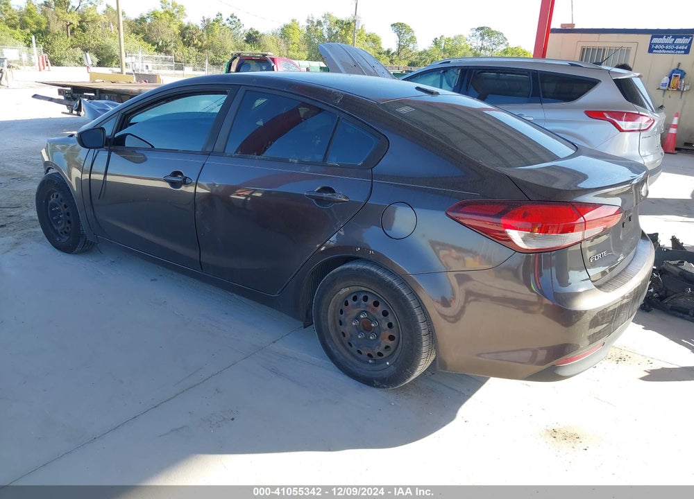 2017 KIA FORTE VIN: 3KPFK4A79HE156497