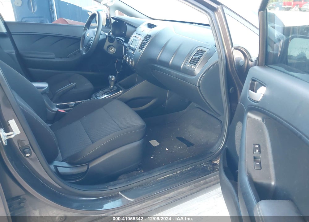 2017 KIA FORTE VIN: 3KPFK4A79HE156497