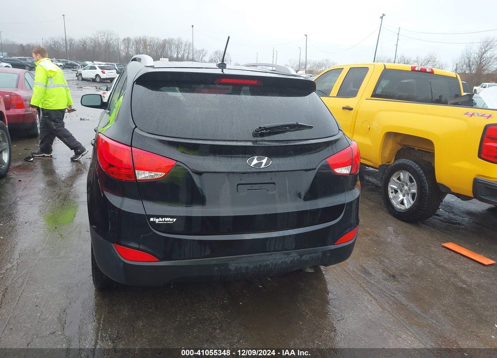 2015 HYUNDAI TUCSON SE VIN: KM8JU3AG4FU989889