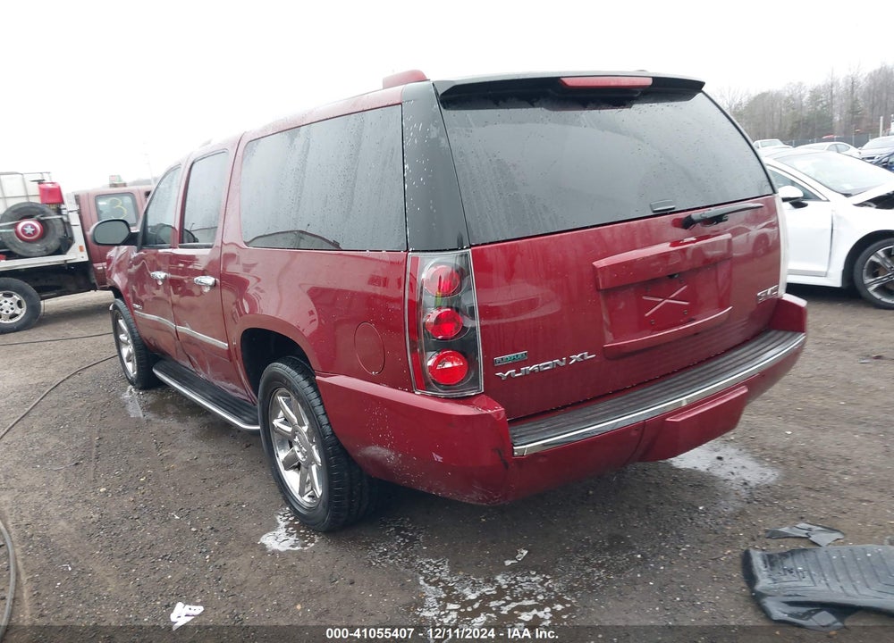 2010 GMC YUKON XL 1500 DENALI VIN: 1GKUKMEF8AR191653