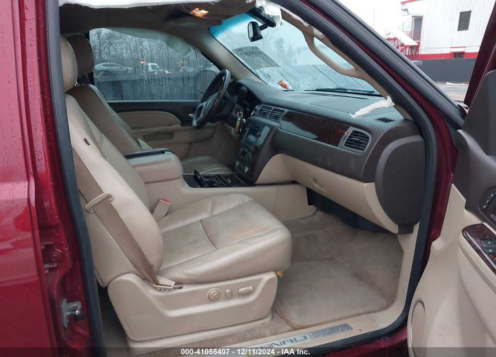 2010 GMC YUKON XL 1500 DENALI VIN: 1GKUKMEF8AR191653