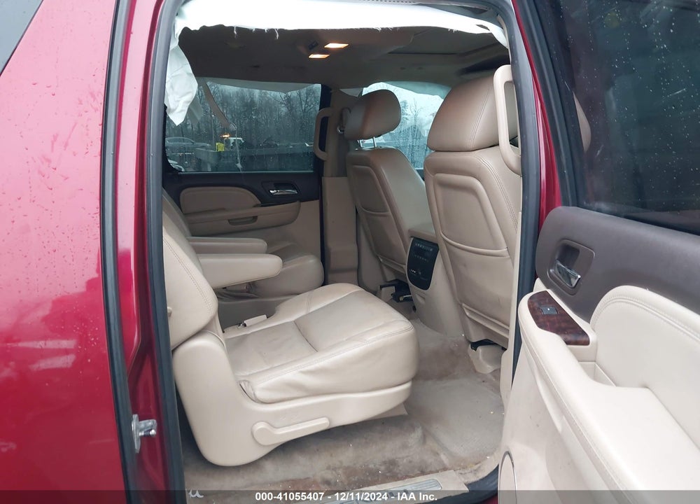 2010 GMC YUKON XL 1500 DENALI VIN: 1GKUKMEF8AR191653