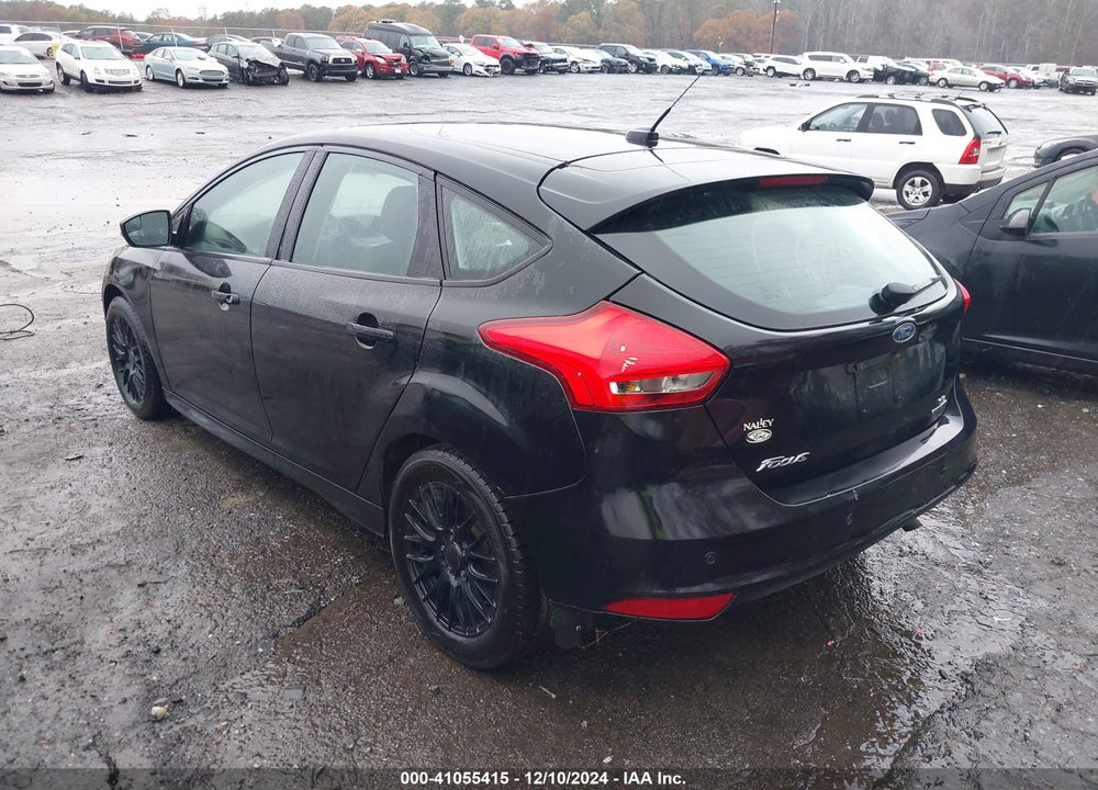 2015 FORD FOCUS SE VIN: 1FADP3K2XFL277703