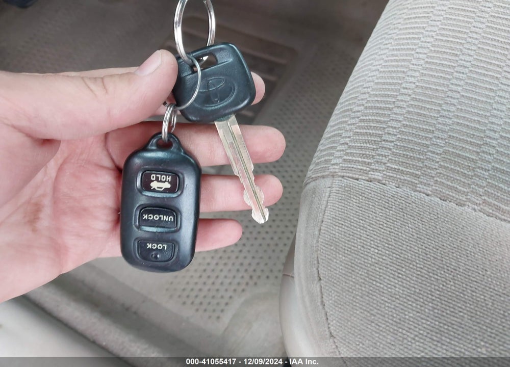2005 TOYOTA CAMRY LE VIN: 4T1BE32K75U054143