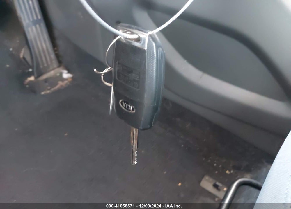 2017 KIA FORTE LX VIN: 3KPFK4A74HE075567