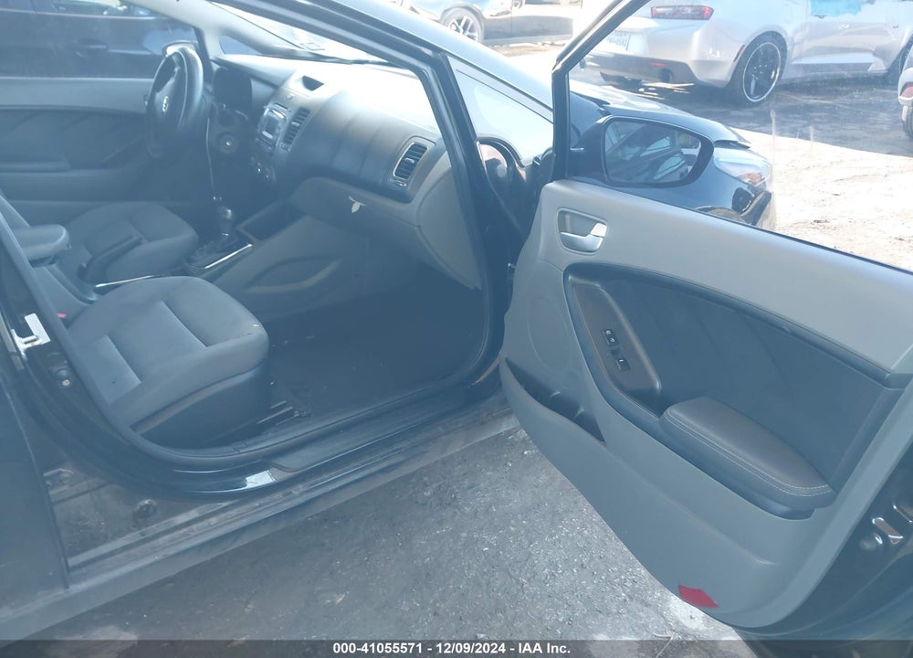 2017 KIA FORTE LX VIN: 3KPFK4A74HE075567
