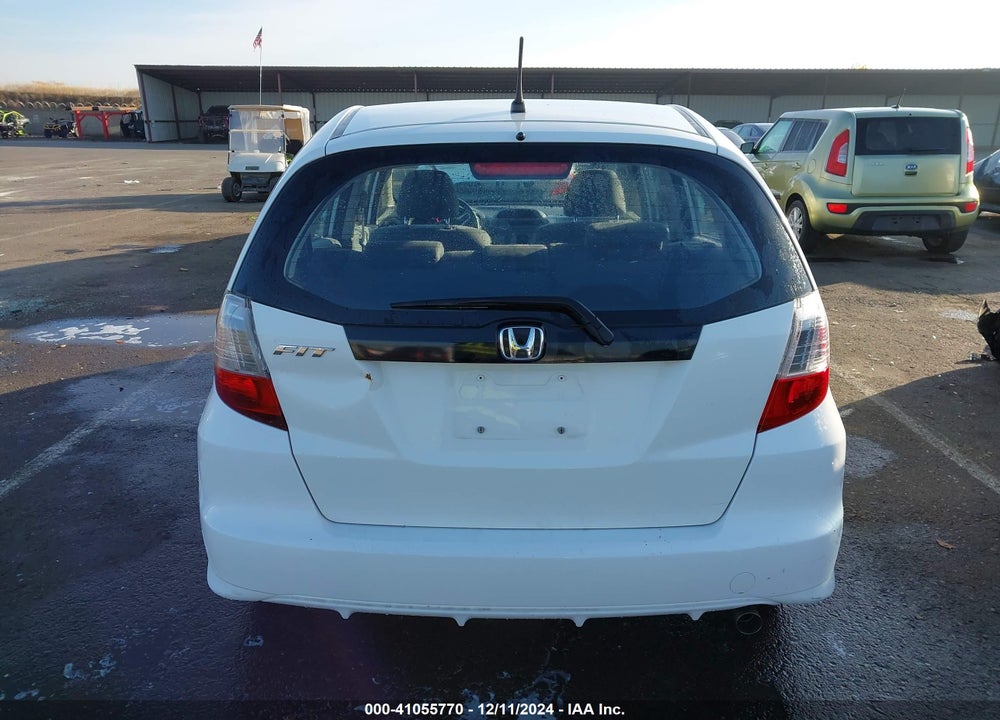 2013 HONDA FIT VIN: JHMGE8H35DC069203