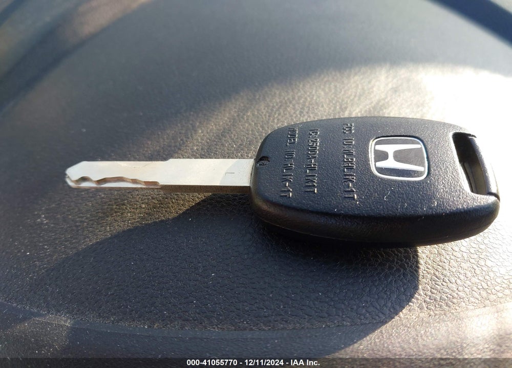 2013 HONDA FIT VIN: JHMGE8H35DC069203