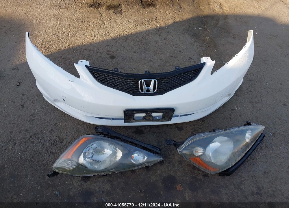 2013 HONDA FIT VIN: JHMGE8H35DC069203