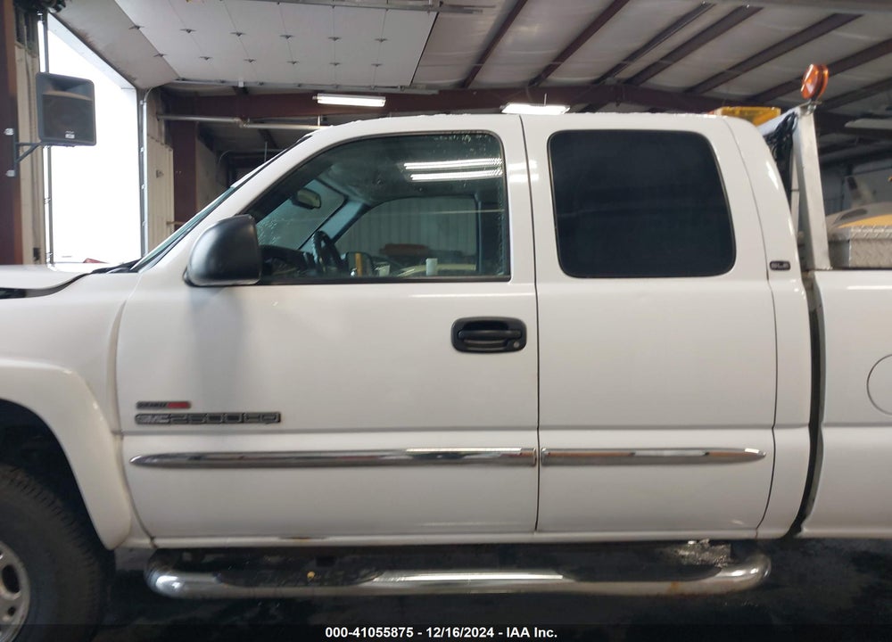 2005 GMC SIERRA 2500HD SLE VIN: 1GTHK29235E134055