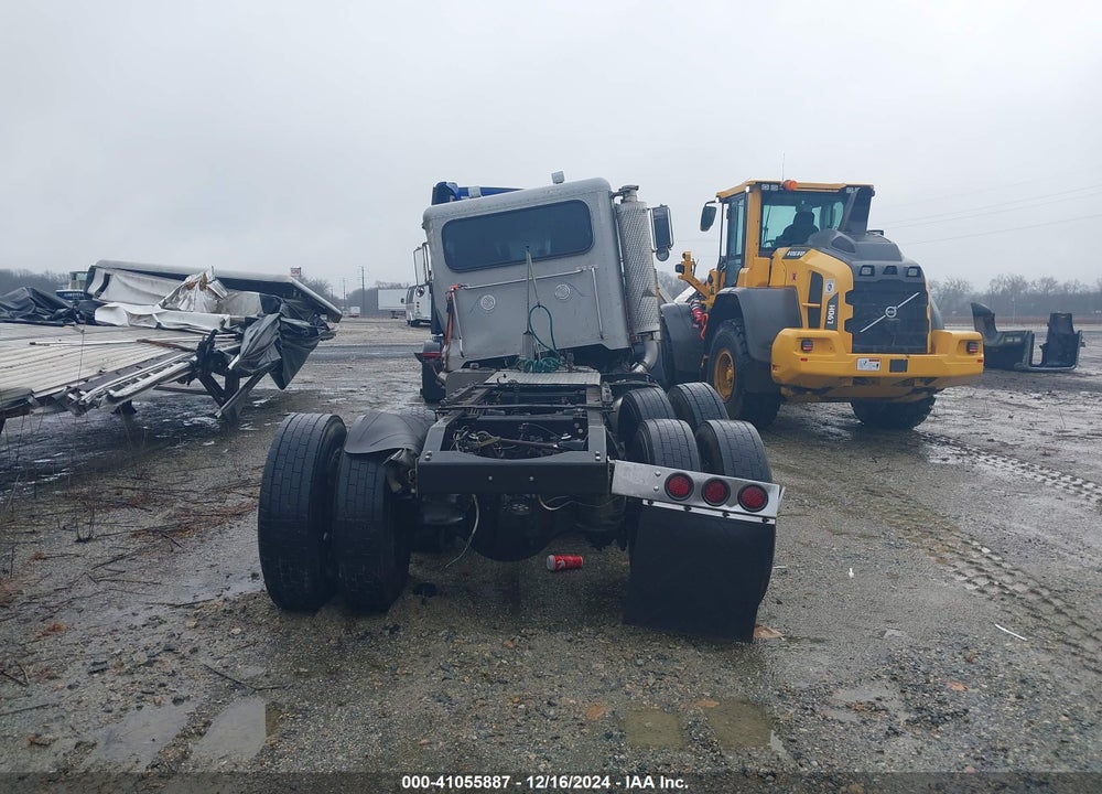 1999 PETERBILT 379 VIN: 1XP5DR9X8XN496224