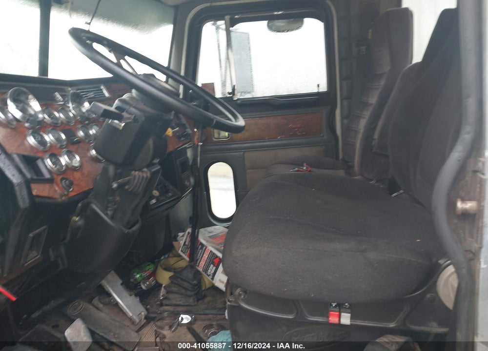 1999 PETERBILT 379 VIN: 1XP5DR9X8XN496224