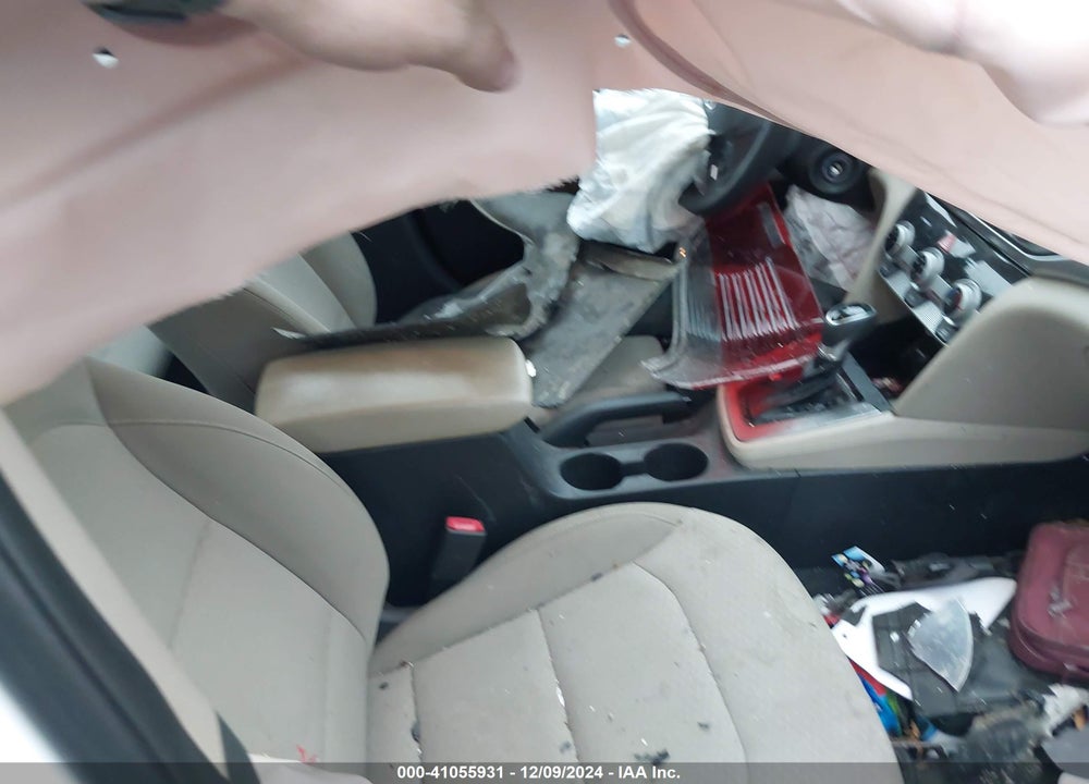 2019 HYUNDAI ELANTRA SE VIN: 5NPD74LFXKH473950