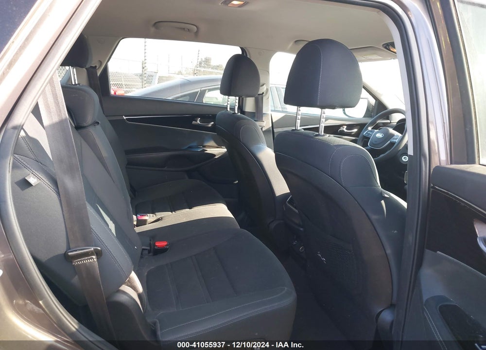 2020 KIA SORENTO 2.4L LX VIN: 5XYPG4A30LG624485