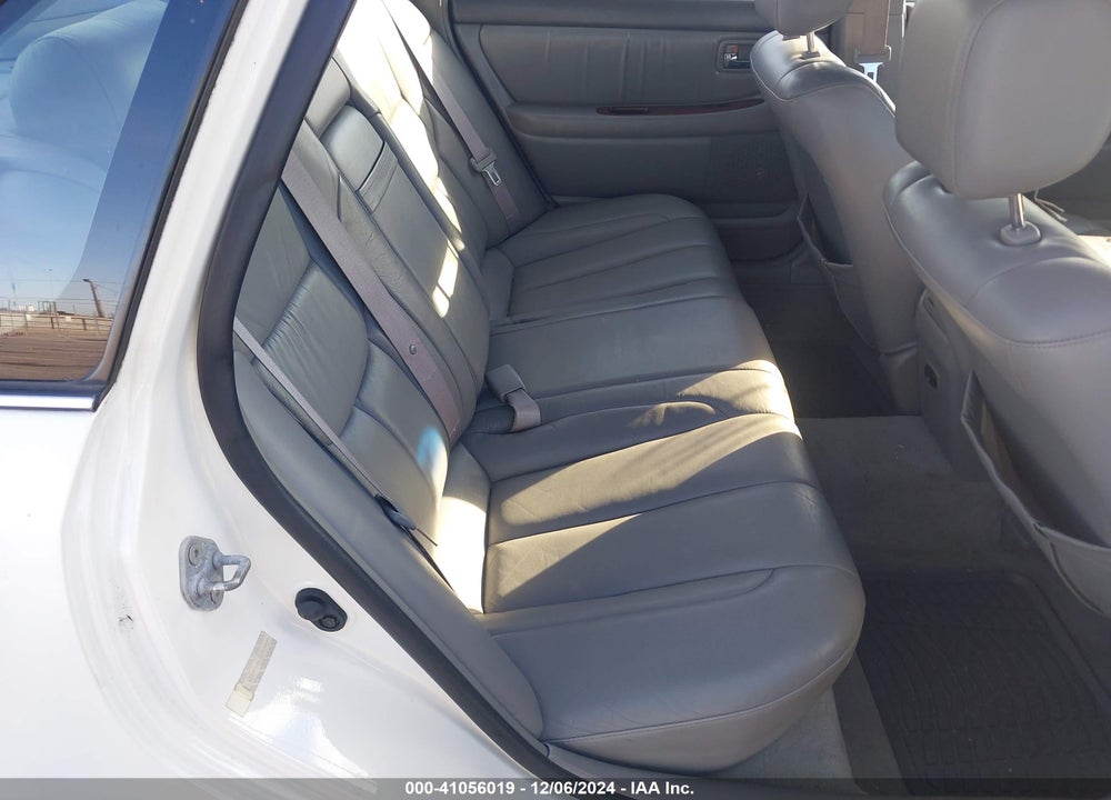 2002 TOYOTA AVALON XLS VIN: 4T1BF28B72U224690