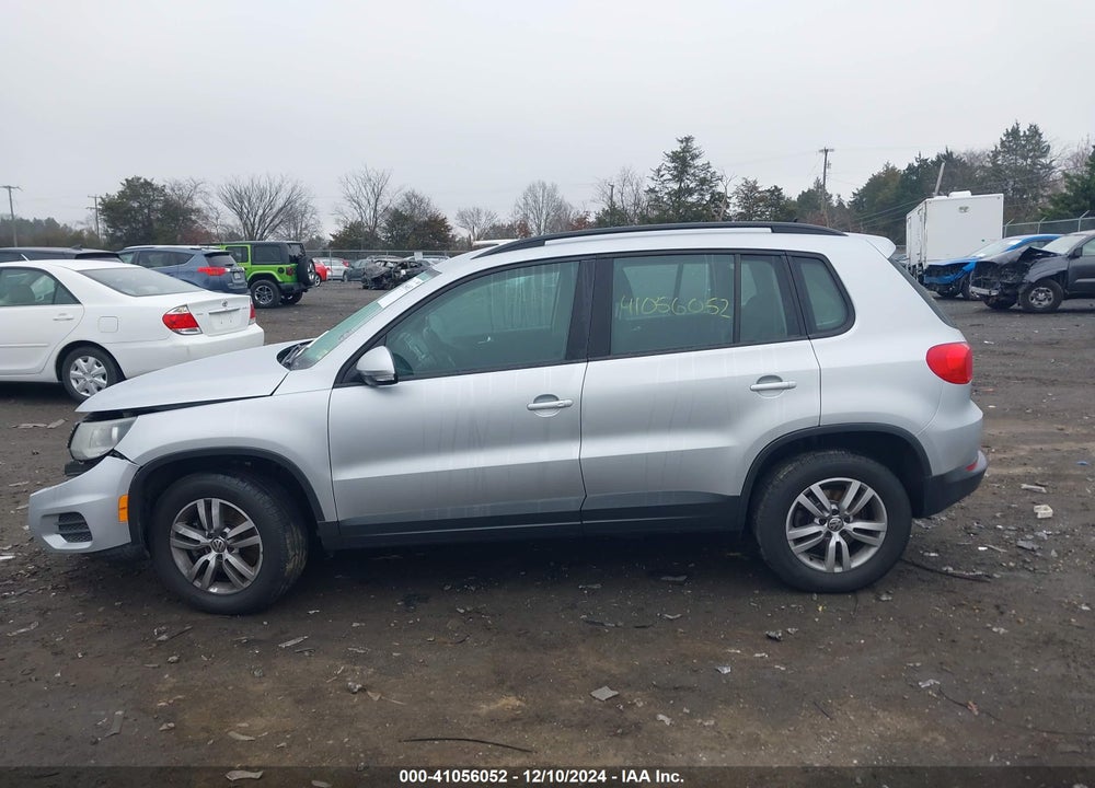 2016 VOLKSWAGEN TIGUAN S VIN: WVGBV7AX2GW587643