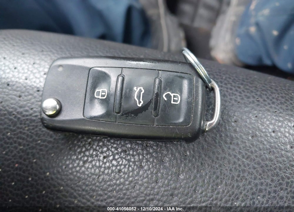 2016 VOLKSWAGEN TIGUAN S VIN: WVGBV7AX2GW587643