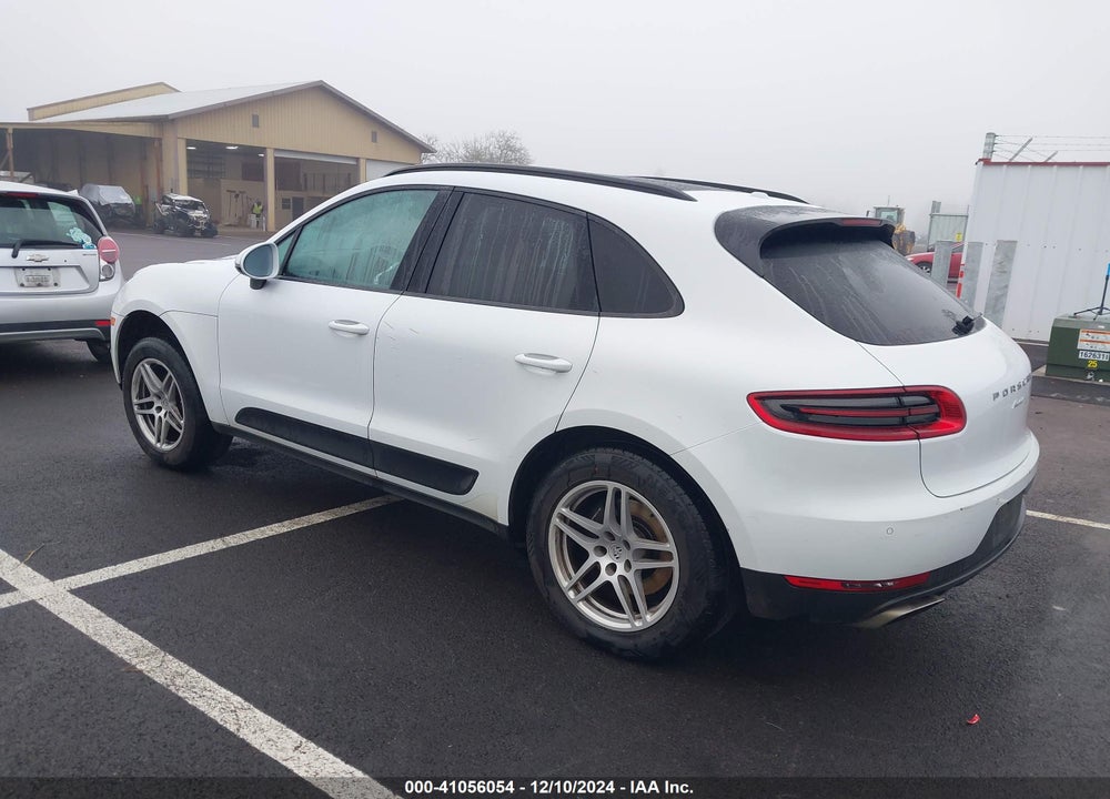 2017 PORSCHE MACAN VIN: WP1AA2A51HLB00026