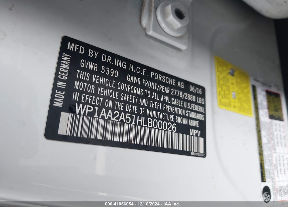 2017 PORSCHE MACAN VIN: WP1AA2A51HLB00026