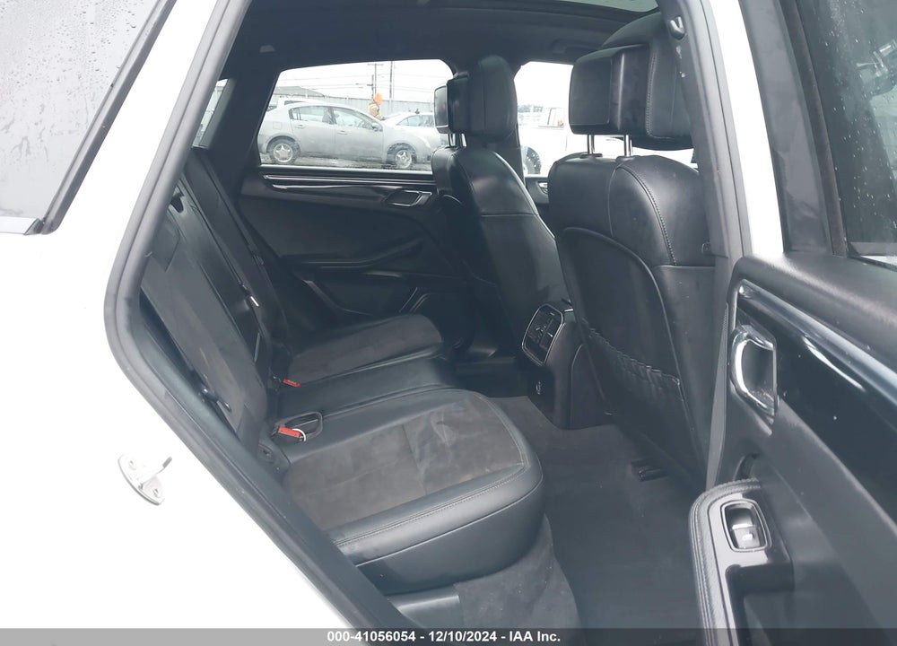 2017 PORSCHE MACAN VIN: WP1AA2A51HLB00026
