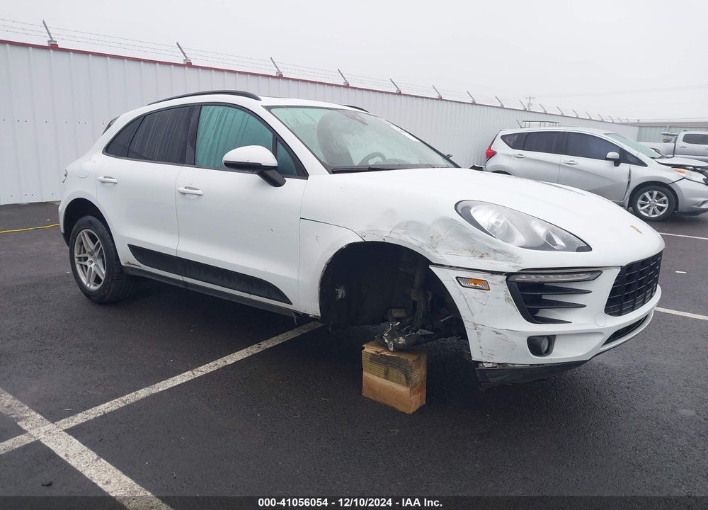 2017 PORSCHE MACAN VIN: WP1AA2A51HLB00026