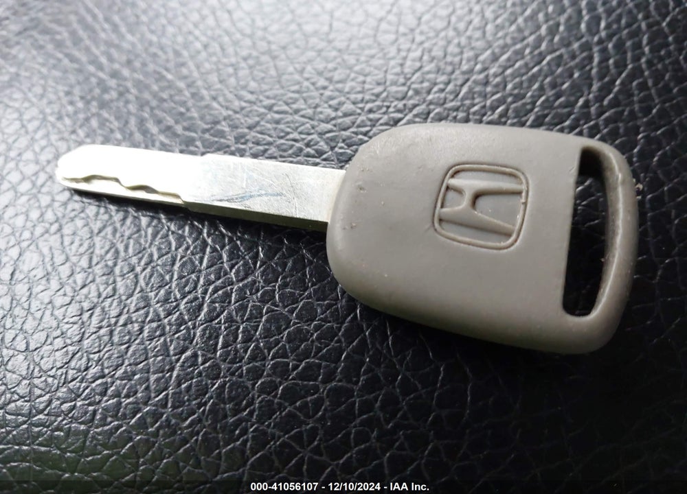 2011 HONDA PILOT EX-L VIN: 5FNYF4H56BB010285