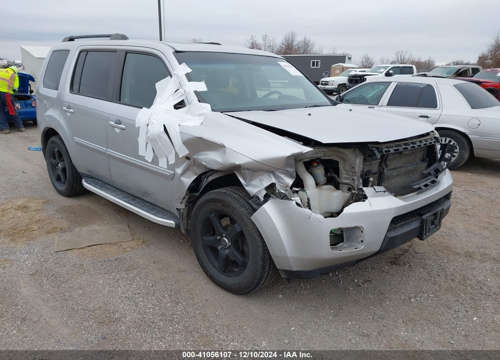 2011 HONDA PILOT EX-L VIN: 5FNYF4H56BB010285