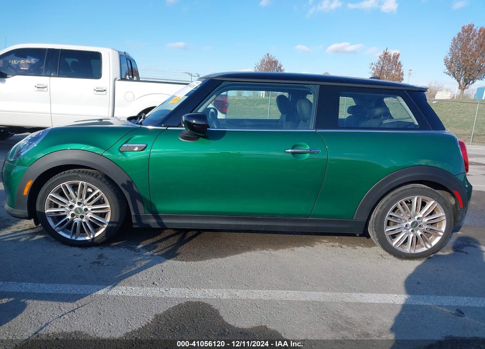 2022 MINI SE HARDTOP COOPER VIN: WMW13DJ02N2R94371