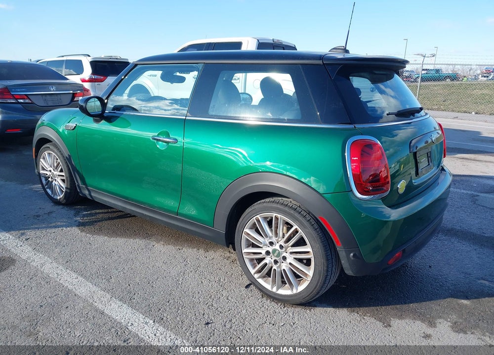 2022 MINI SE HARDTOP COOPER VIN: WMW13DJ02N2R94371