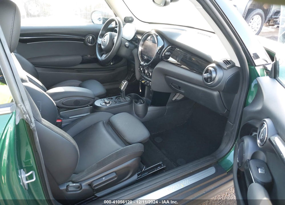 2022 MINI SE HARDTOP COOPER VIN: WMW13DJ02N2R94371
